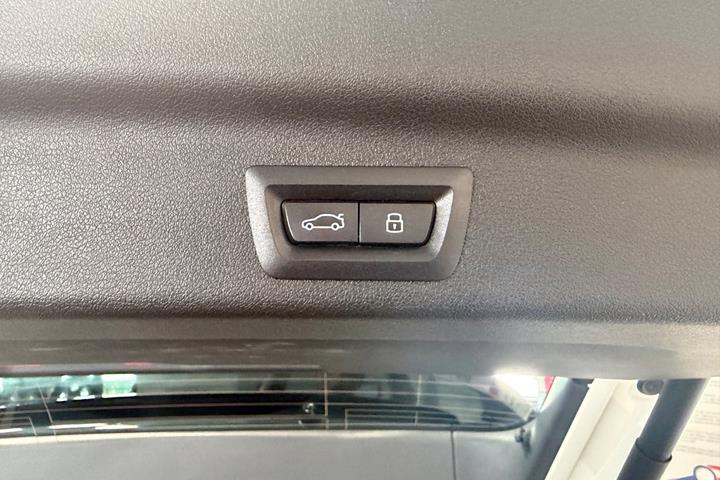 Hvid BMW iX1 fra 2024