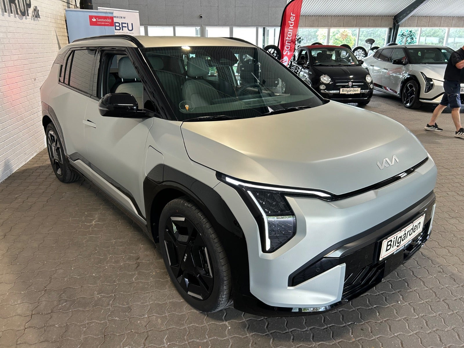 Grå Kia EV3 fra 2025