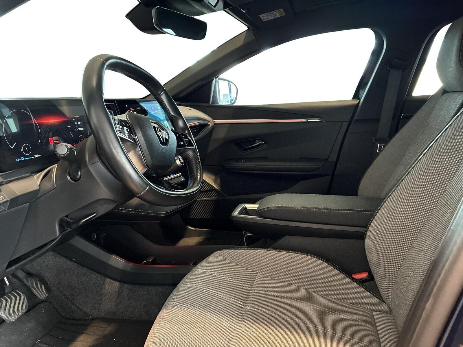 Blå Renault Megane E-Tech fra 2023