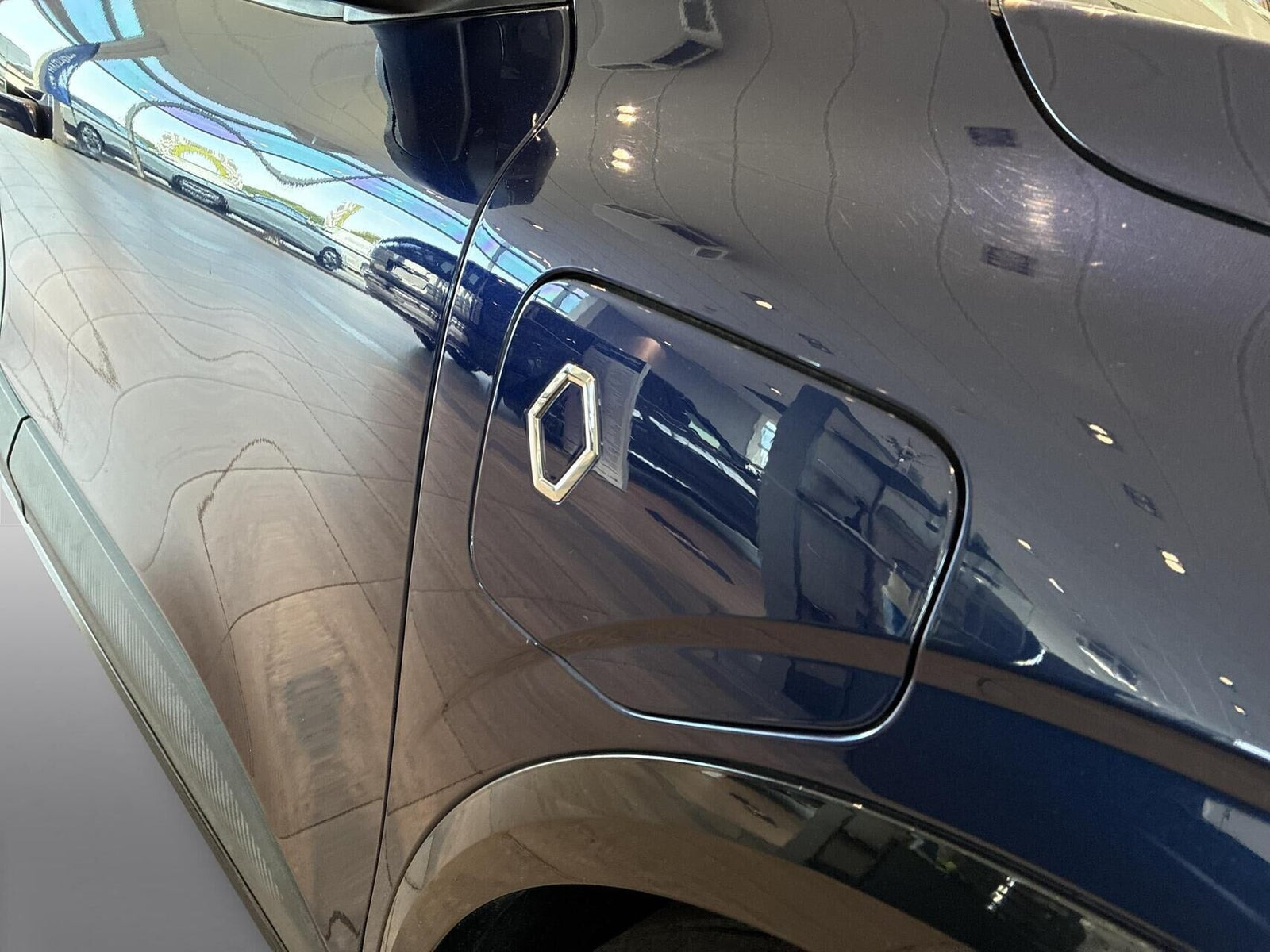 Blå Renault Megane E-Tech fra 2023