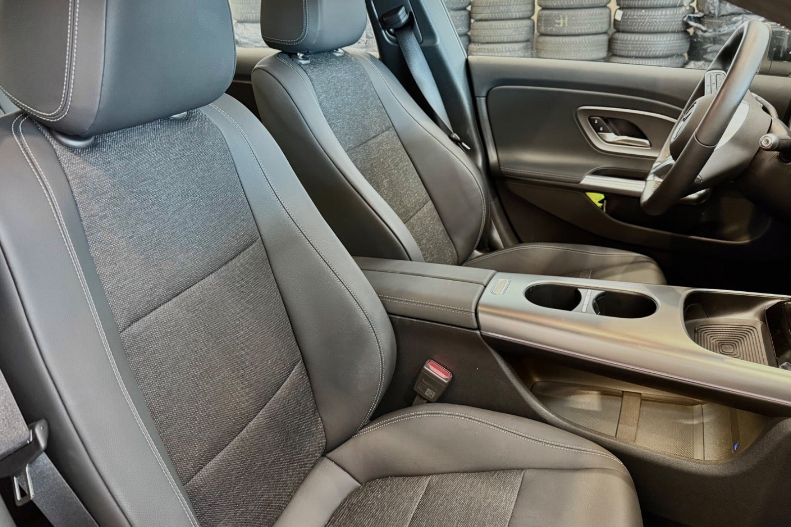 Sort Mercedes CLA250+ fra 2025