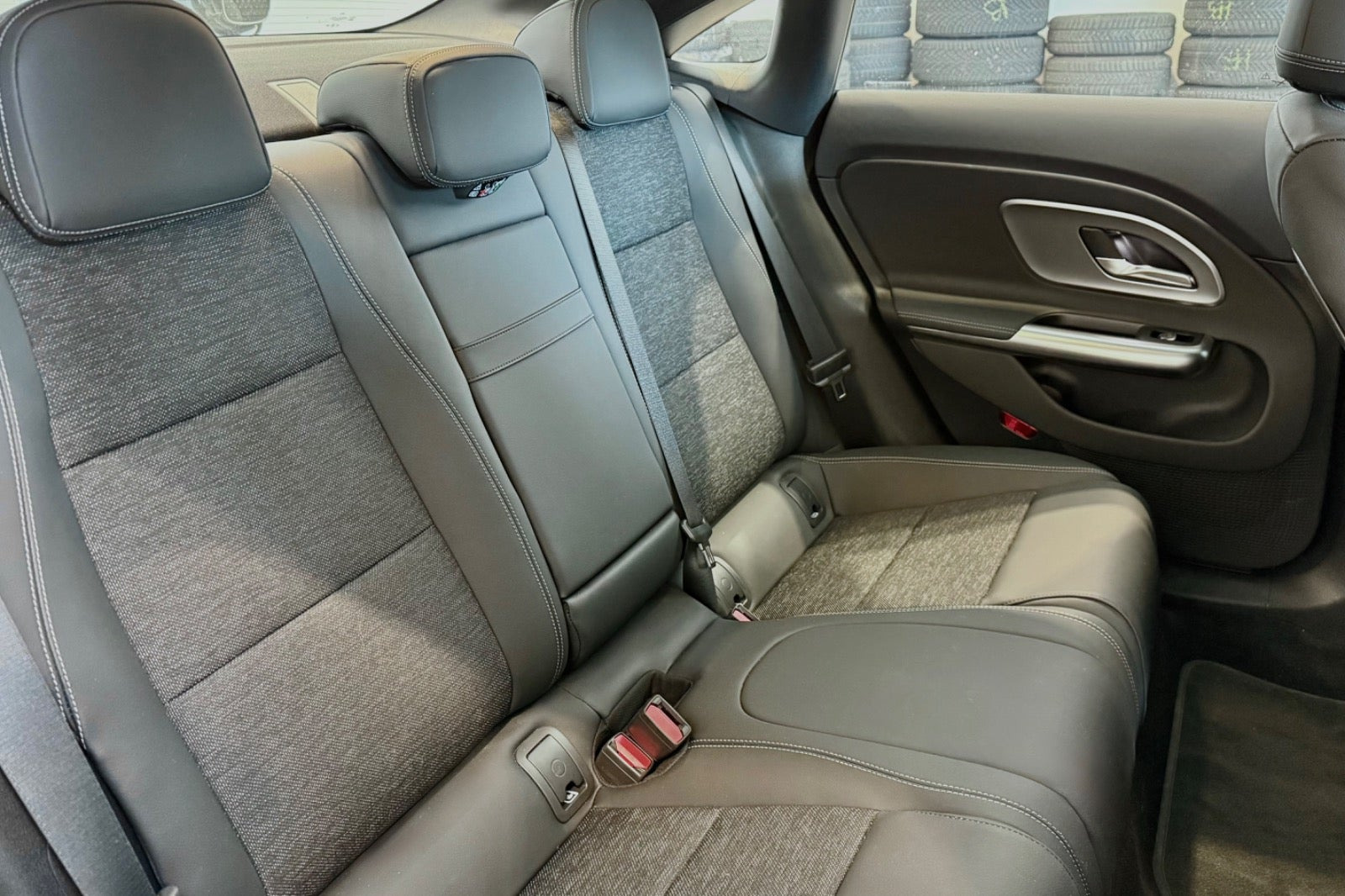 Sort Mercedes CLA250+ fra 2025