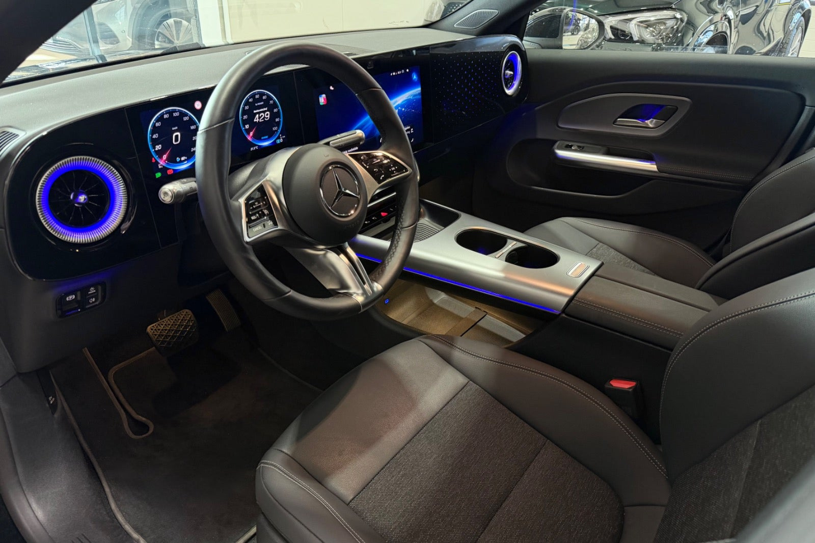 Sort Mercedes CLA250+ fra 2025