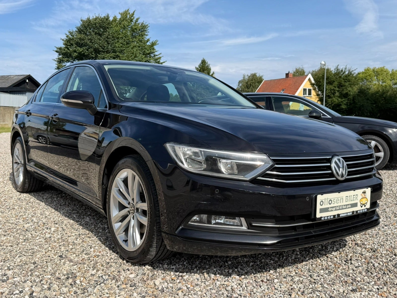 Sort VW Passat fra 2016
