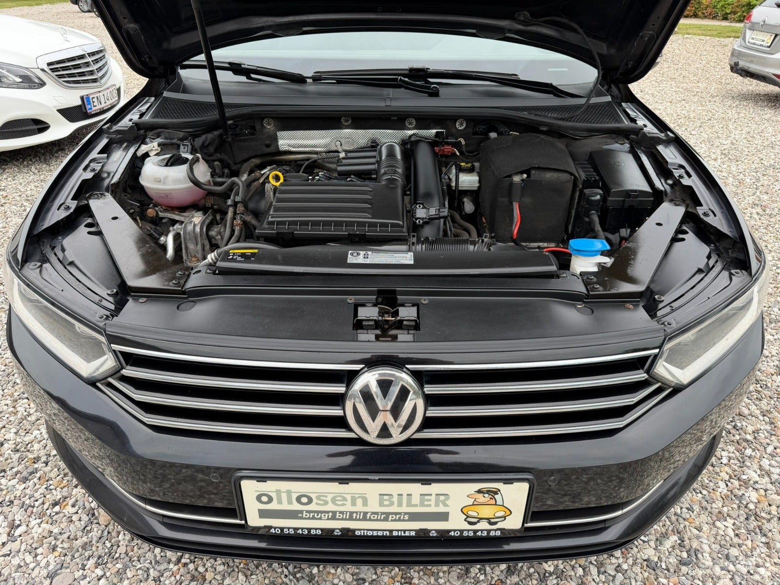 Sort VW Passat fra 2016