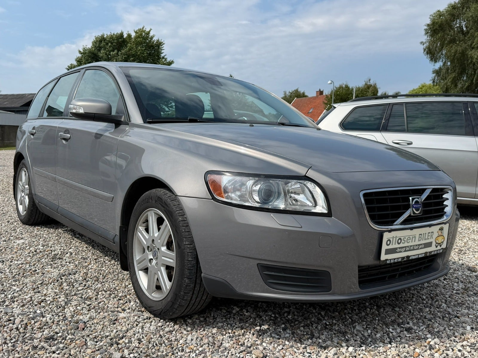 Grå Volvo V50 fra 2007