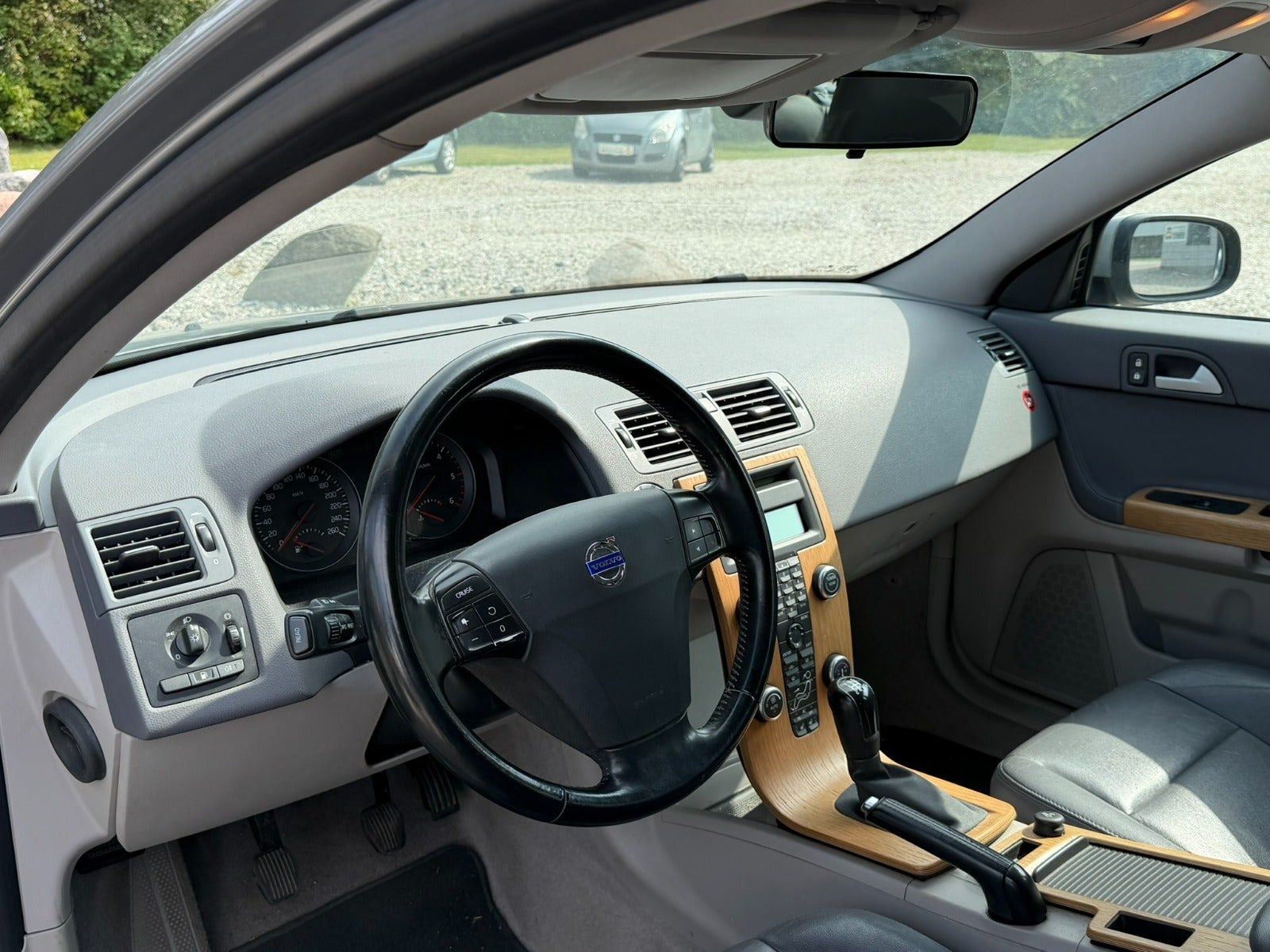 Grå Volvo V50 fra 2007