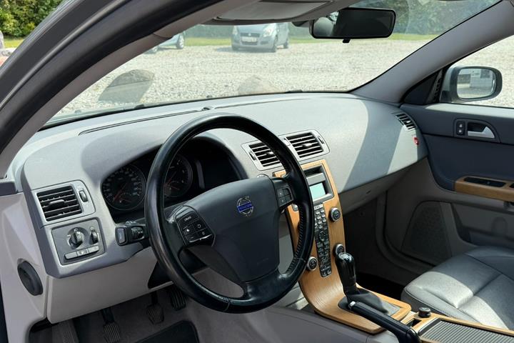 Grå Volvo V50 fra 2007