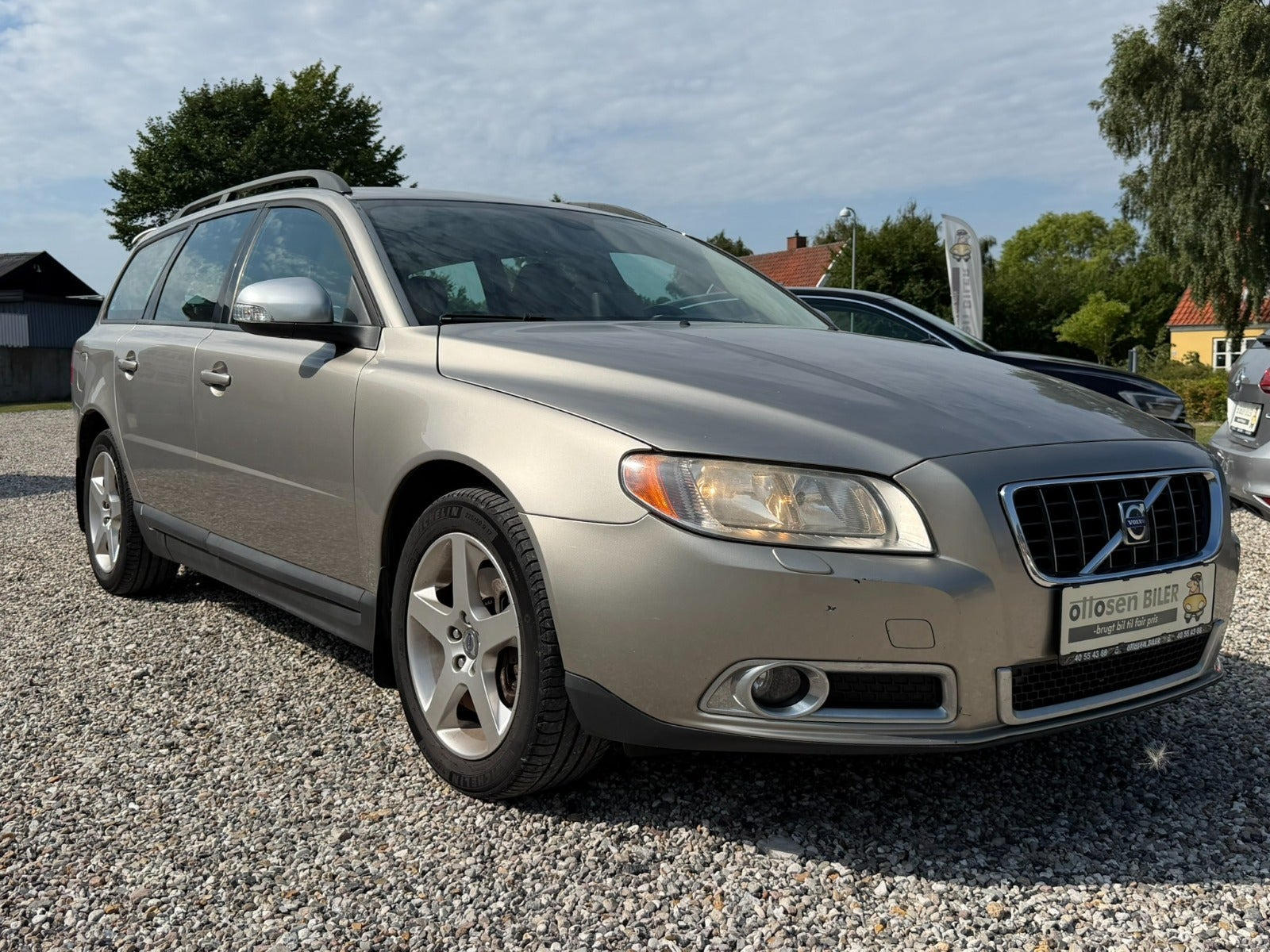 Beige Volvo V70 fra 2007