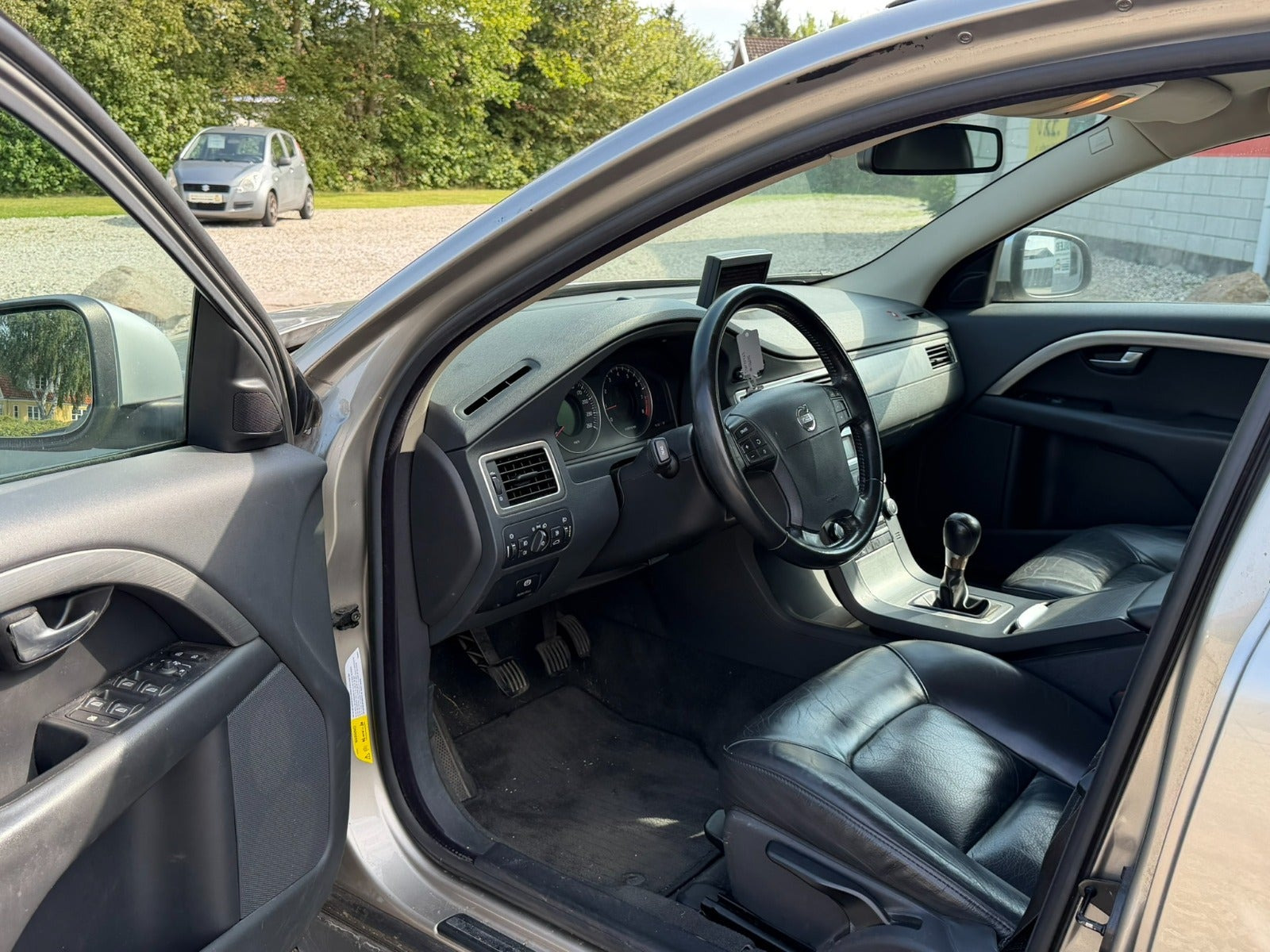 Beige Volvo V70 fra 2007