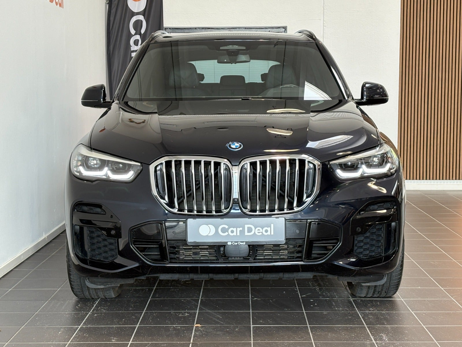 Sort BMW X5 fra 2023