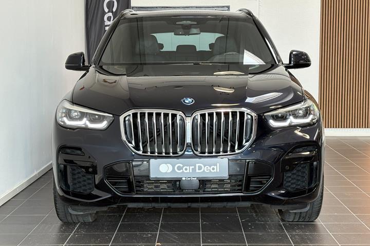 Sort BMW X5 fra 2023