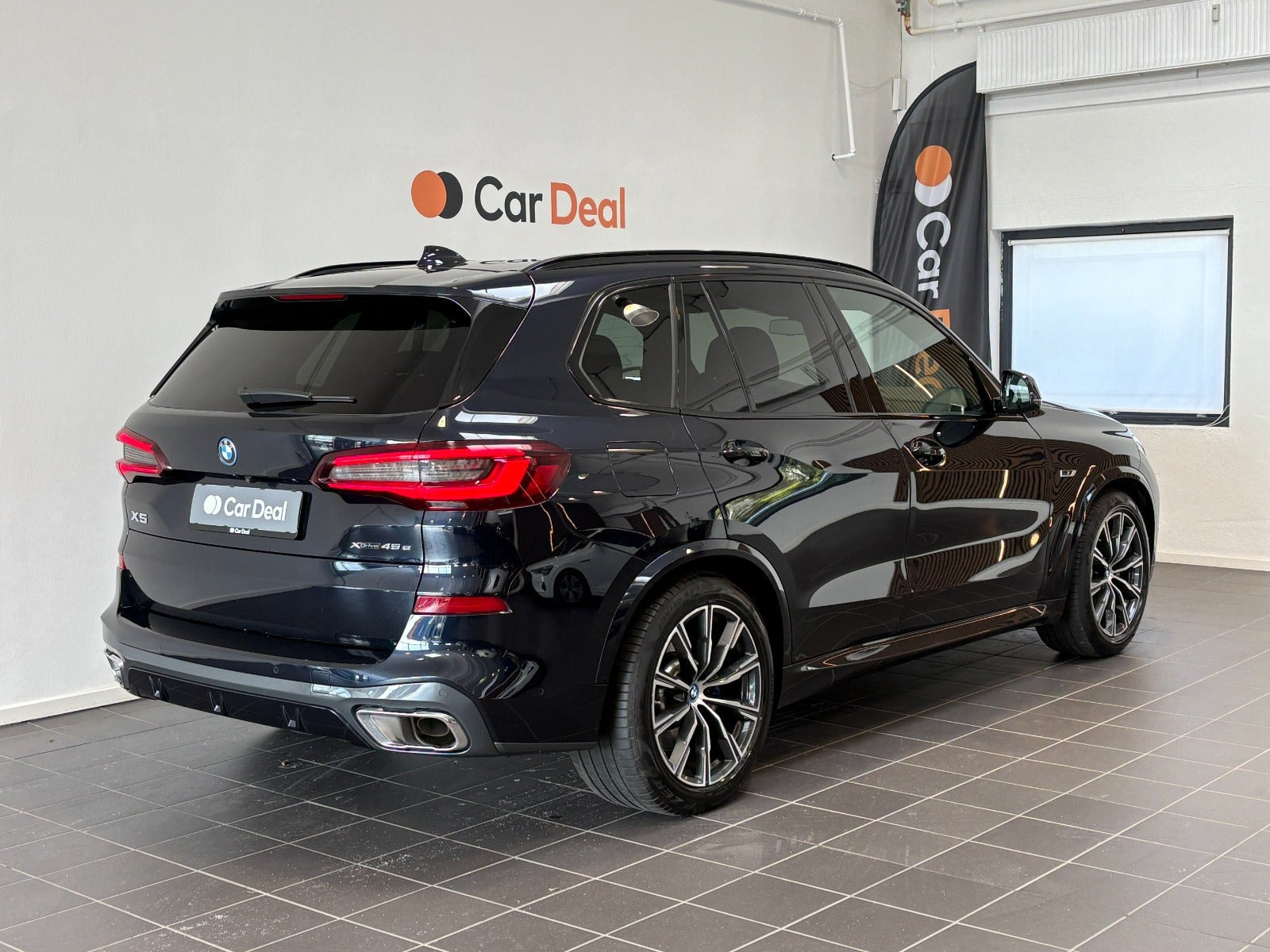 Sort BMW X5 fra 2023