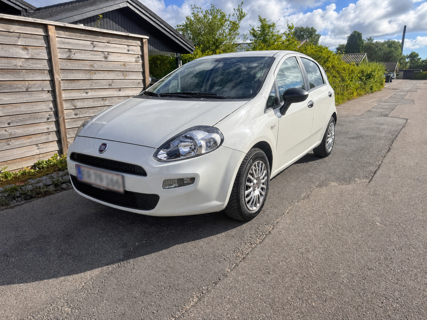 Hvid Fiat Punto fra 2013