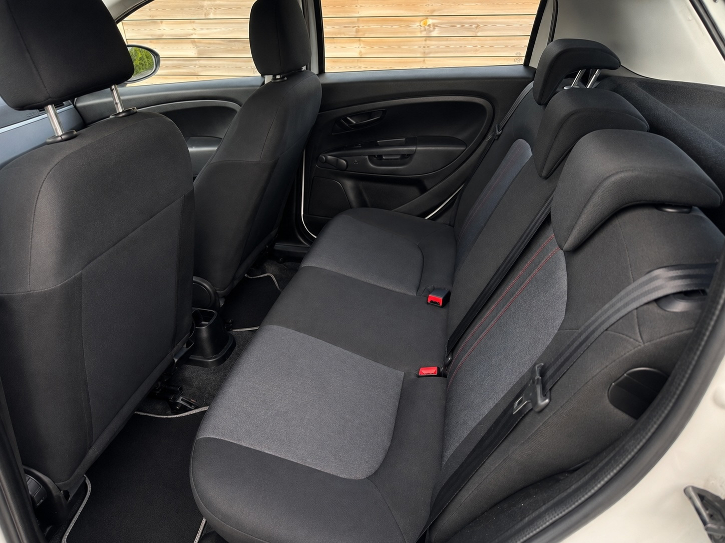Hvid Fiat Punto fra 2013