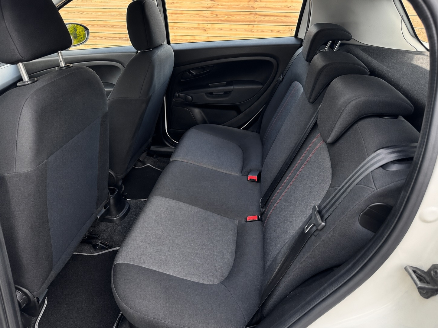 Hvid Fiat Punto fra 2013