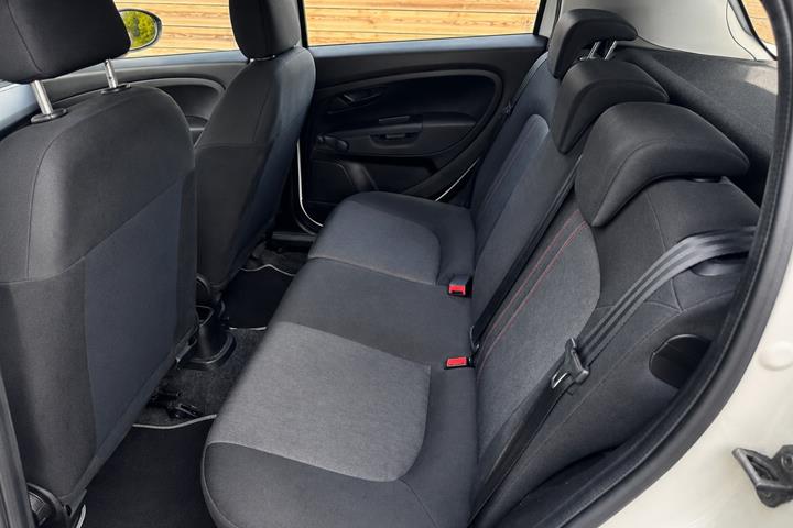 Hvid Fiat Punto fra 2013