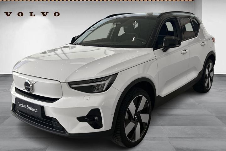 Hvid Volvo XC40 fra 2023