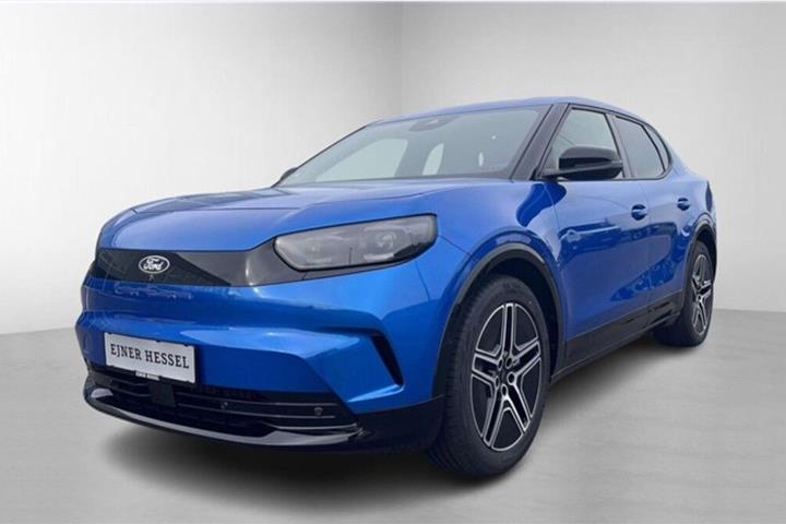 Blå Ford Capri fra 2025 set udefra