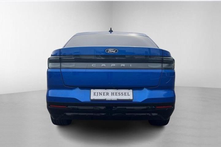 Blå Ford Capri fra 2025