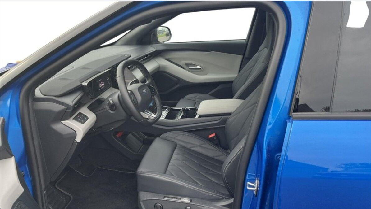 Blå Ford Capri fra 2025