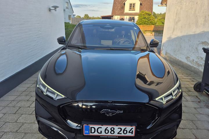 Sort Ford Mustang Mach-E fra 2021
