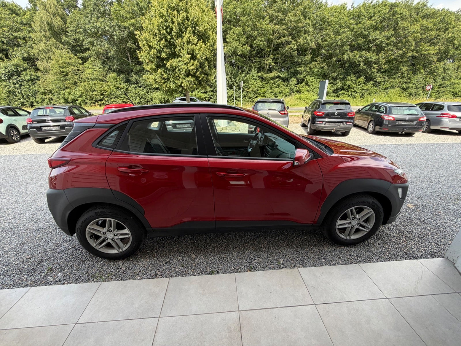 Rød Hyundai Kona fra 2017