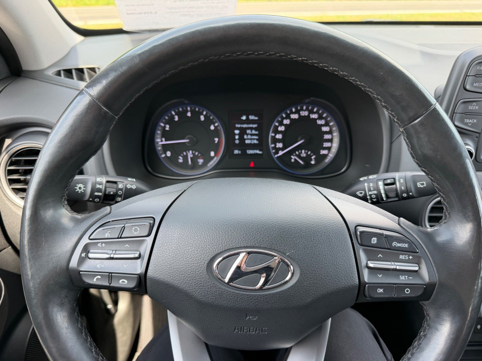 Rød Hyundai Kona fra 2017