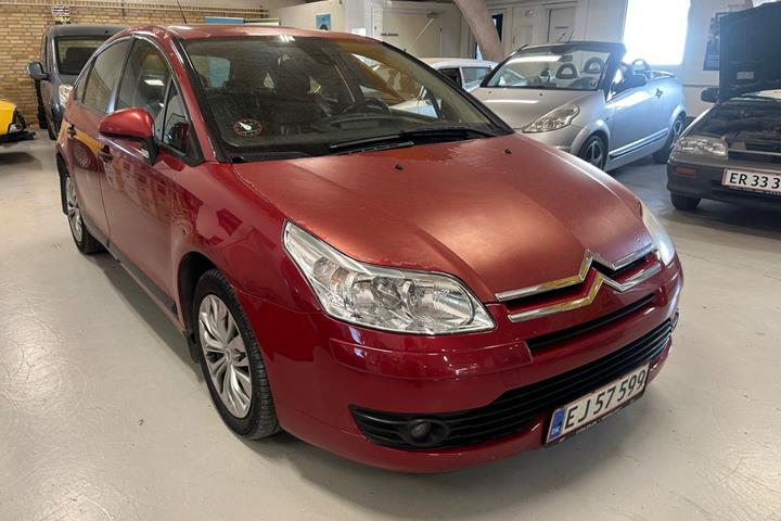 Rød Citroën C4 fra 2008