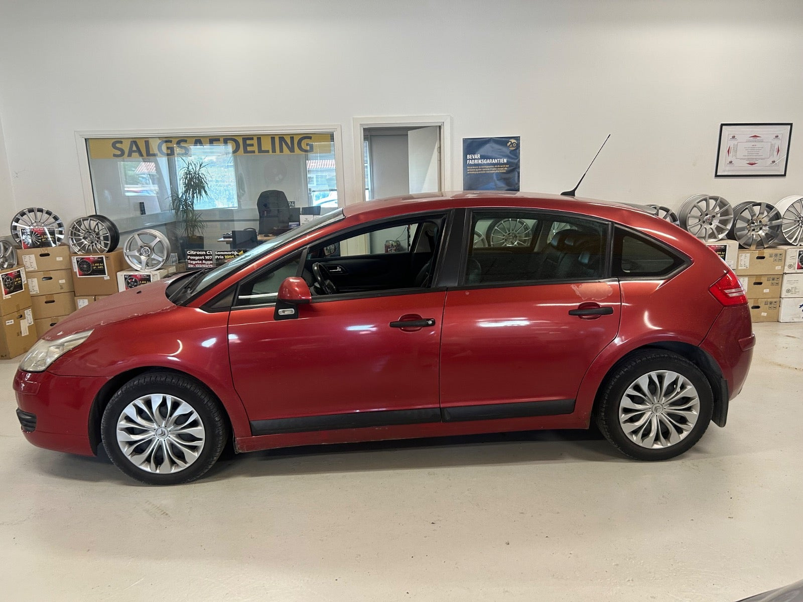 Rød Citroën C4 fra 2008