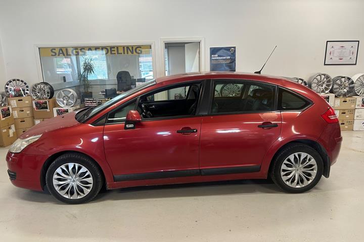 Rød Citroën C4 fra 2008