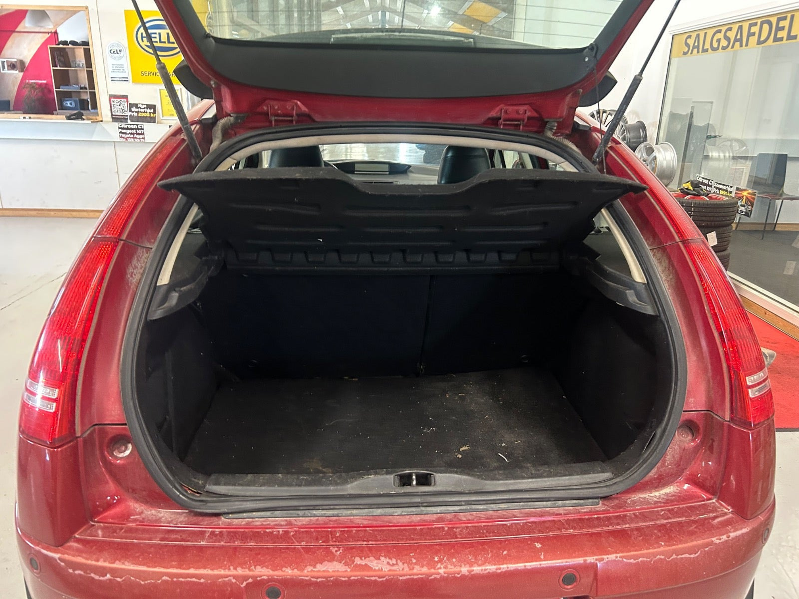 Rød Citroën C4 fra 2008