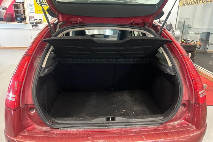 Rød Citroën C4 fra 2008
