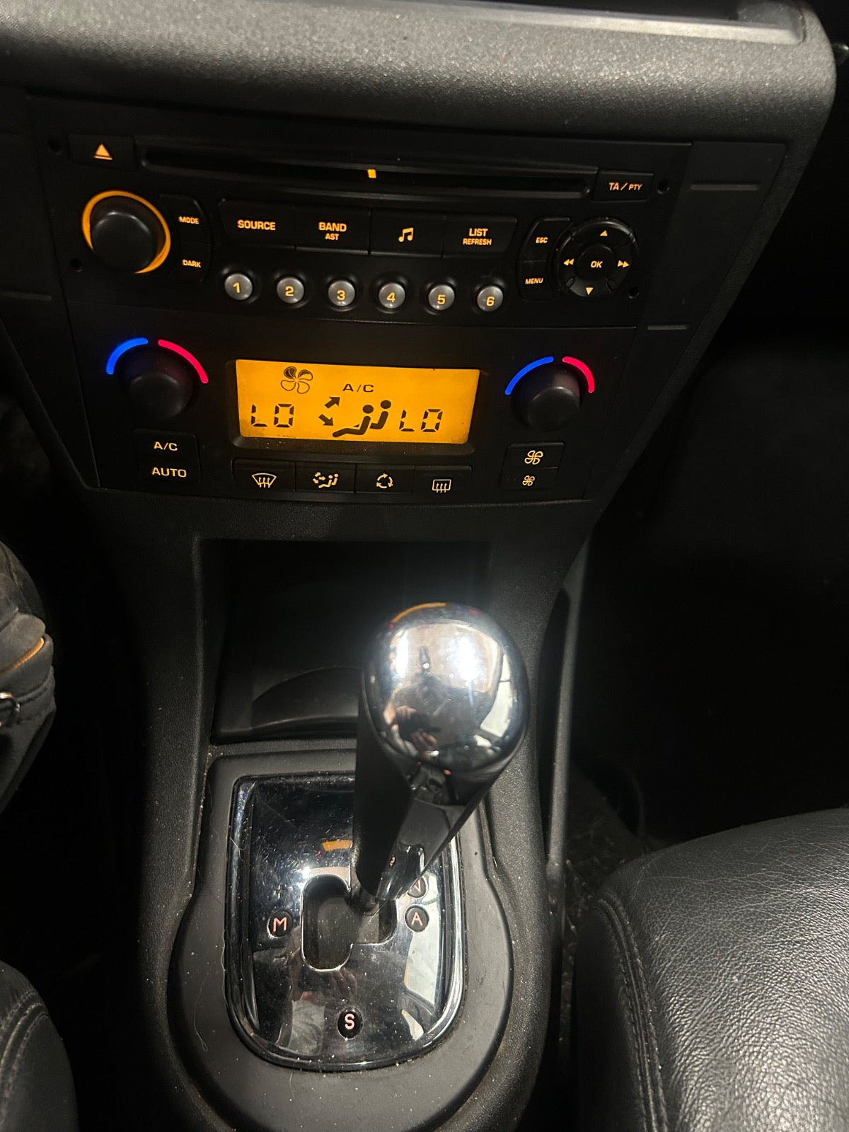 Rød Citroën C4 fra 2008