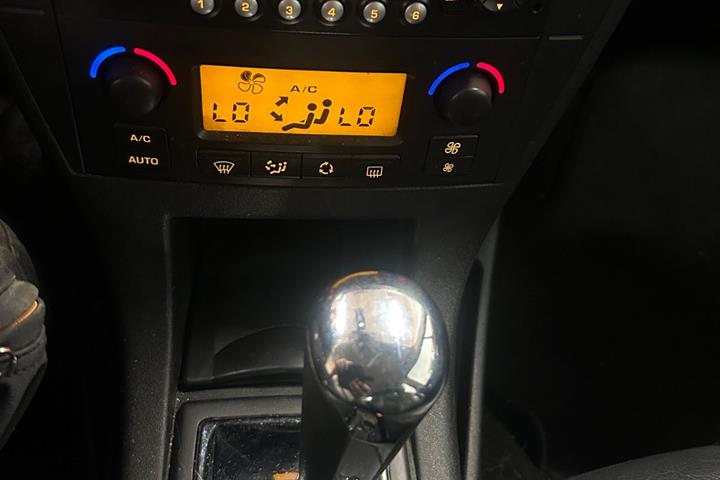 Rød Citroën C4 fra 2008