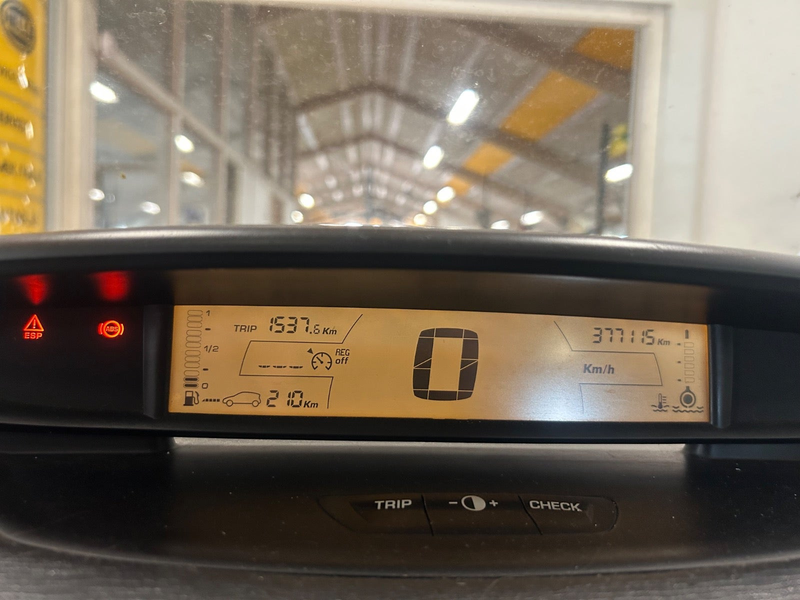 Rød Citroën C4 fra 2008