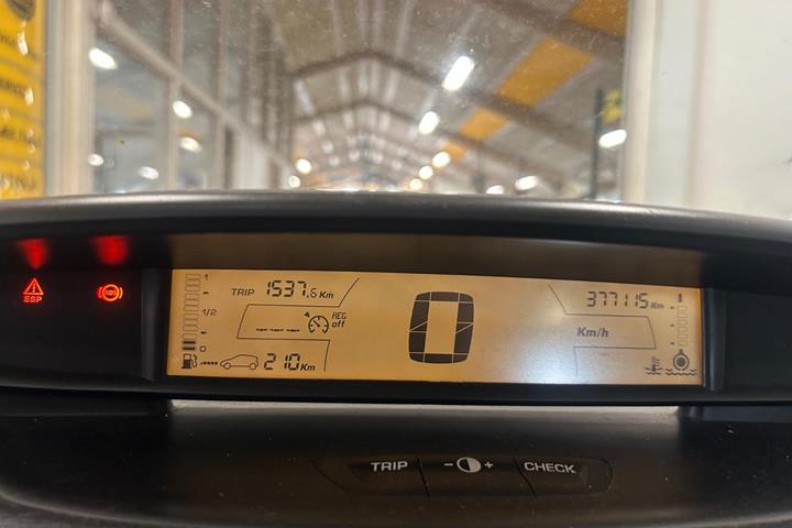 Rød Citroën C4 fra 2008