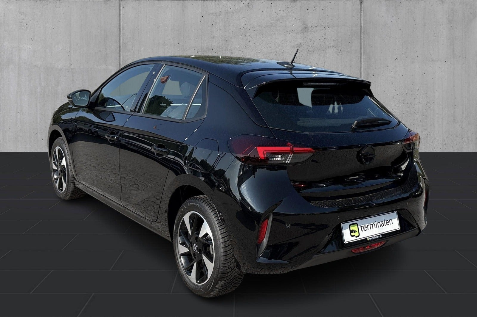 Sort Opel Corsa-e fra 2023