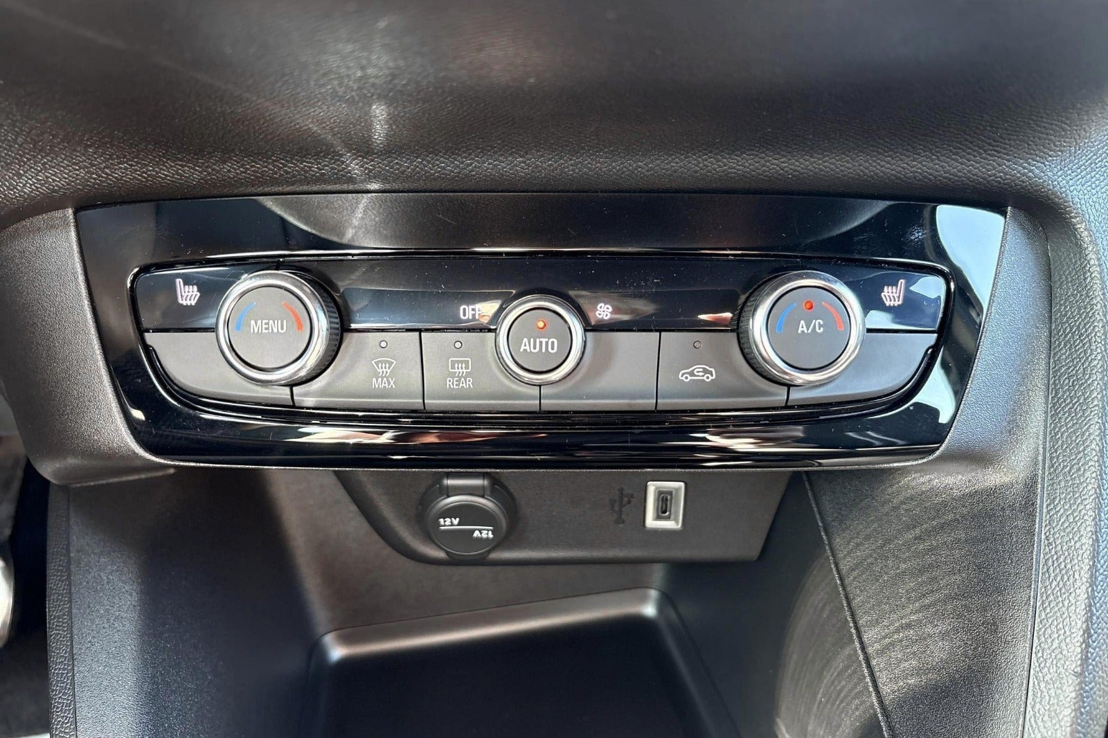 Sort Opel Corsa-e fra 2023