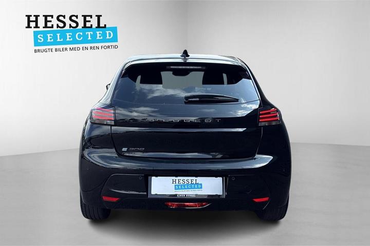 Sort Peugeot e-208 fra 2024