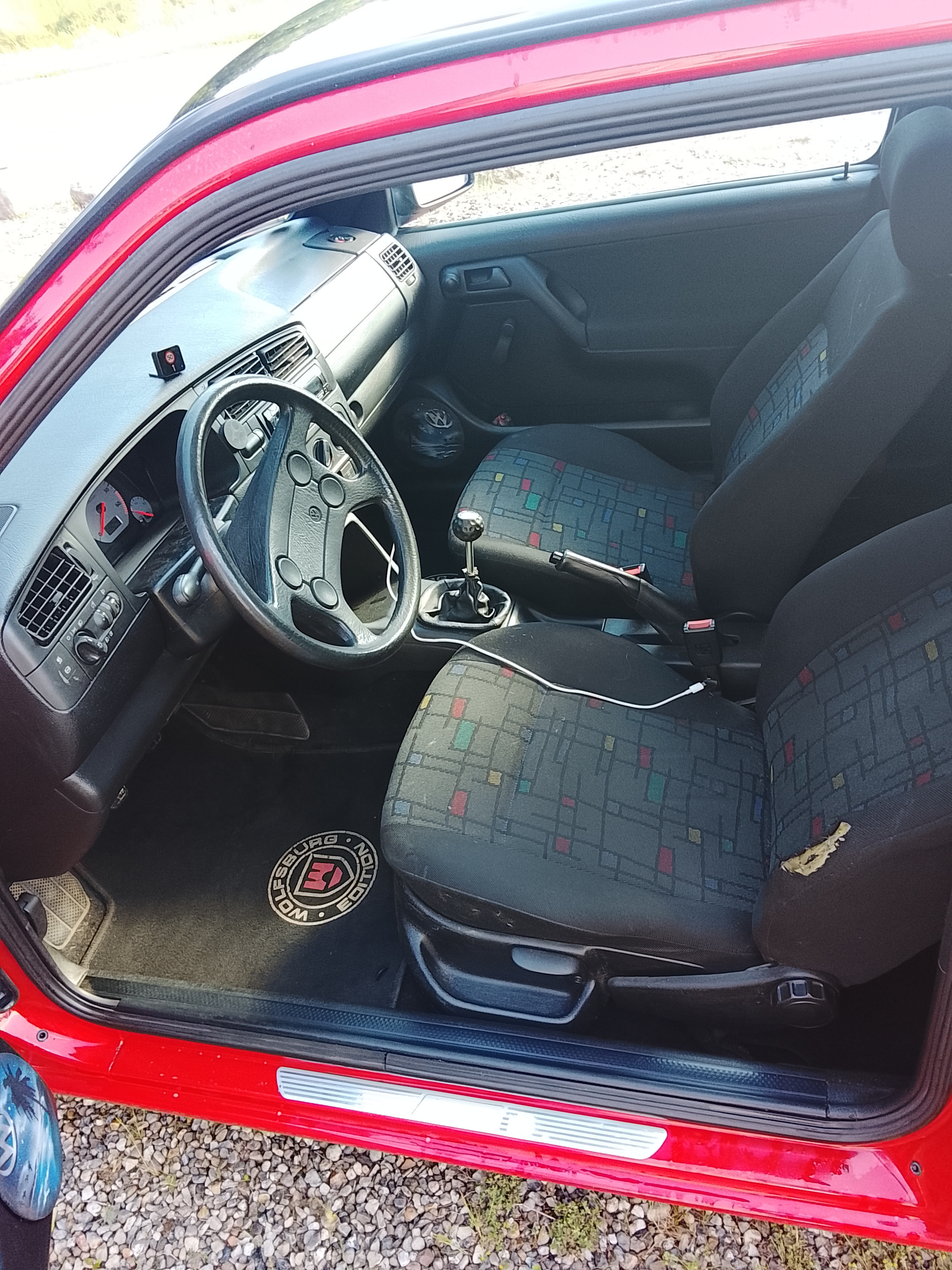 Rød VW Golf fra 1997