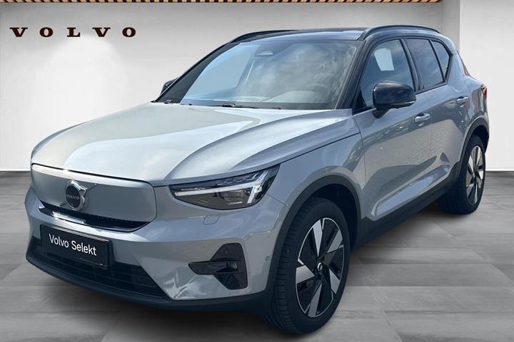 Grå Volvo EX40 fra 2025