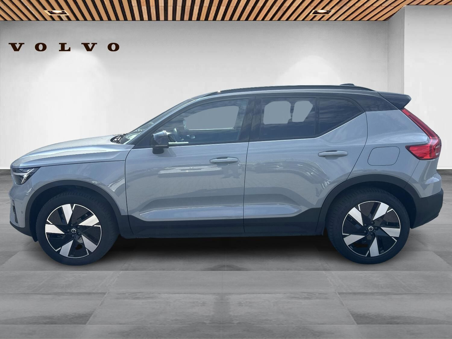 Grå Volvo EX40 fra 2025