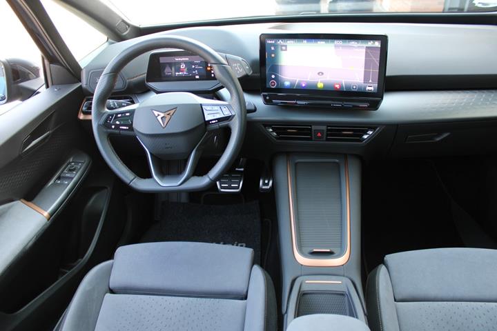 Blå Cupra Born fra 2024