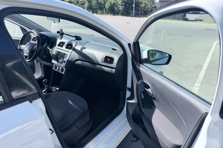 Hvid VW Polo fra 2015
