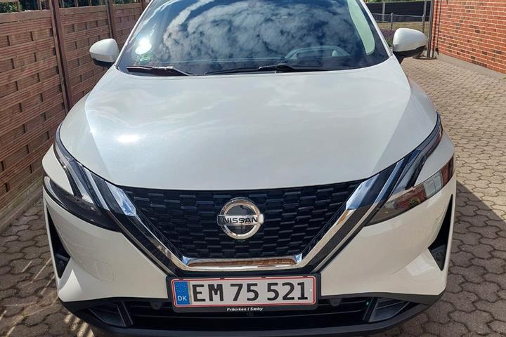 Hvid Nissan Qashqai fra 2021