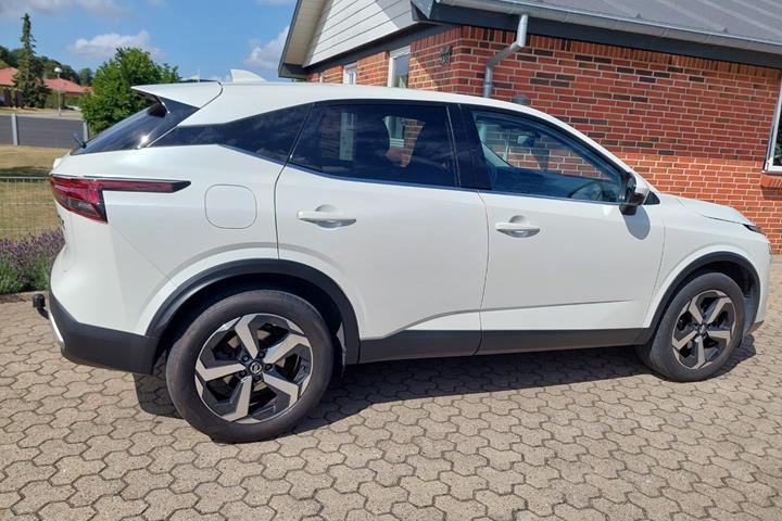 Hvid Nissan Qashqai fra 2021