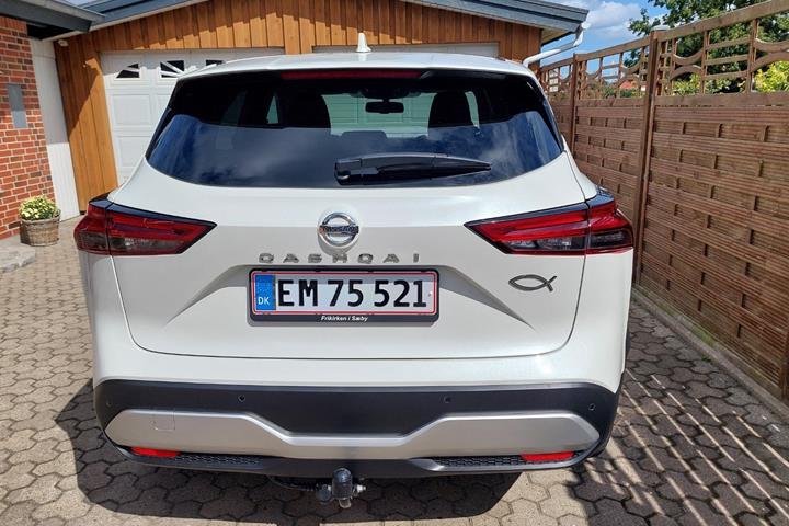 Hvid Nissan Qashqai fra 2021