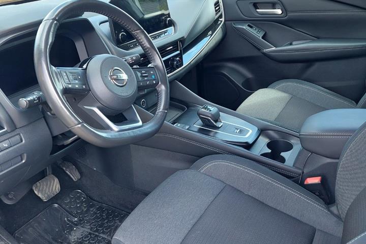 Hvid Nissan Qashqai fra 2021