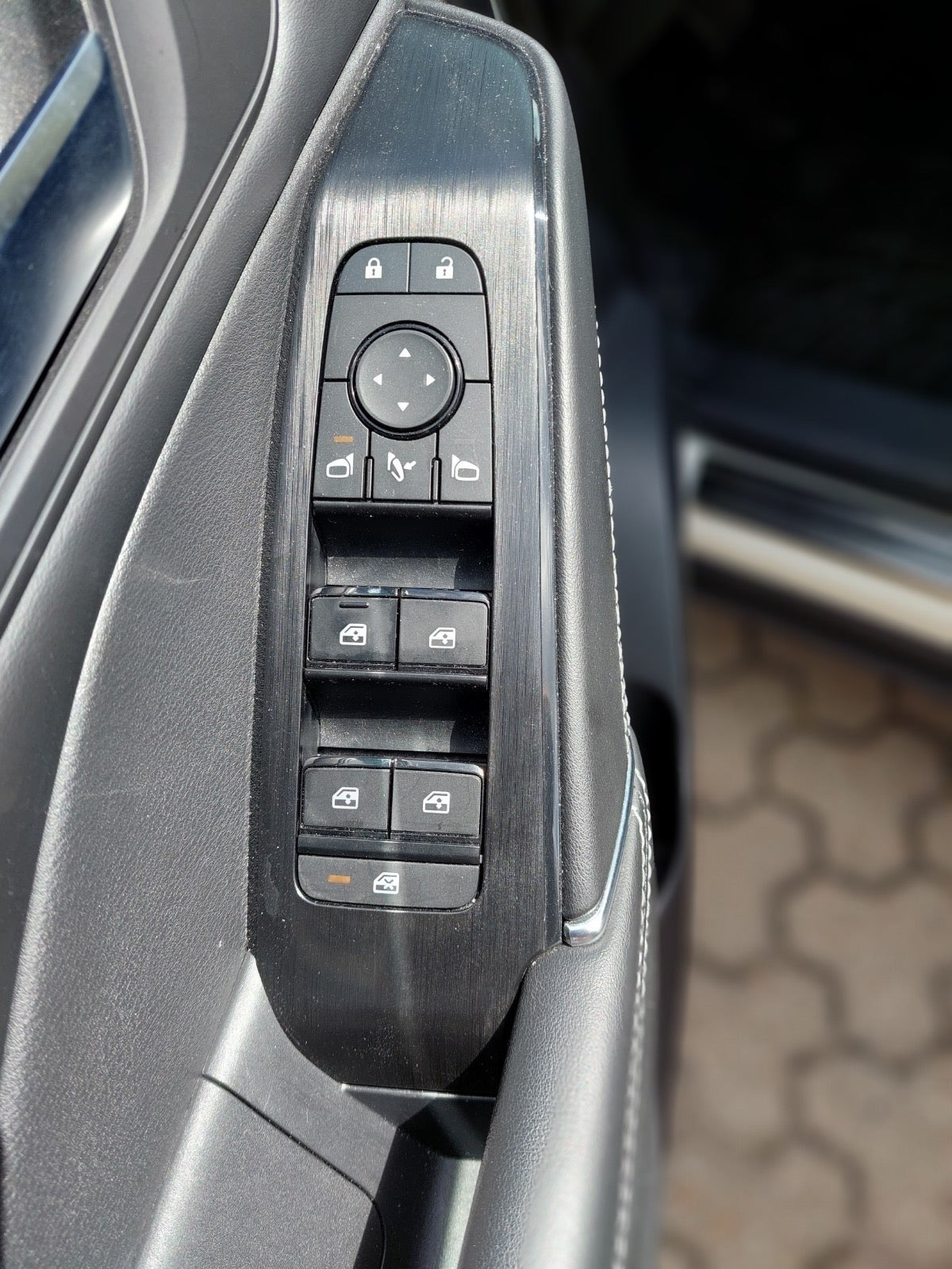 Hvid Nissan Qashqai fra 2021